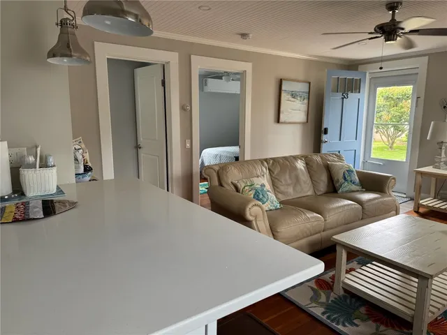 $3,000 | 53 Center Avenue, Middletown, RI 02842