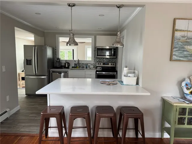 $3,000 | 53 Center Avenue, Middletown, RI 02842