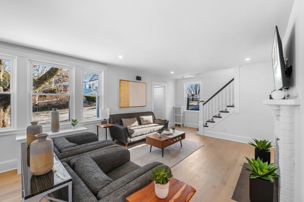 30 Burdett Road Lynn, MA 01904 - Photo 5 of 41 Gallery Image 5