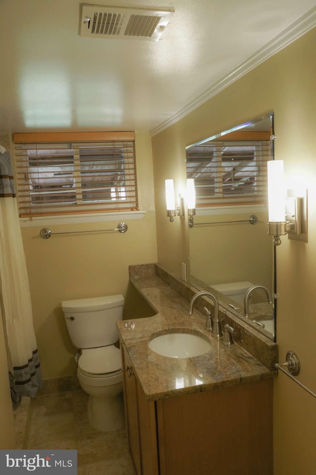 7005 Churchill Road McLean, VA 22101 - Photo 17 of 27 Bath