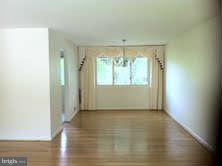 7005 Churchill Road McLean, VA 22101 - Photo 6 of 27 Living Room
