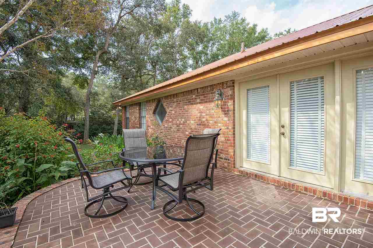 10210 Willis Road Foley, AL 36535 - Photo 20 of 26 Raised Patio