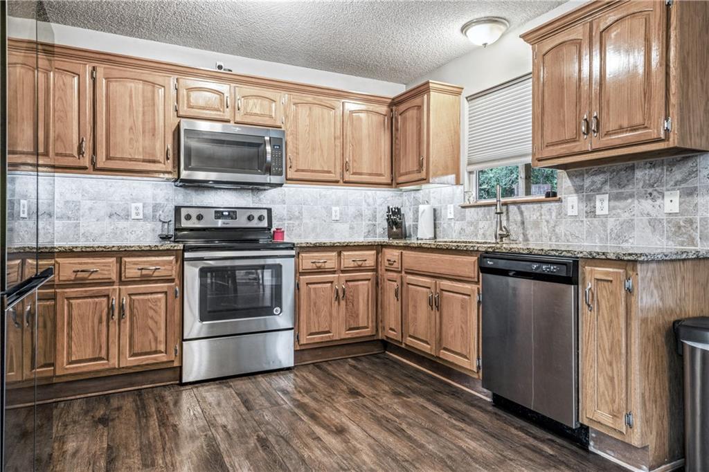 1409 Russell Road Pleasant Hill, MO 64080 - Photo 11 of 34