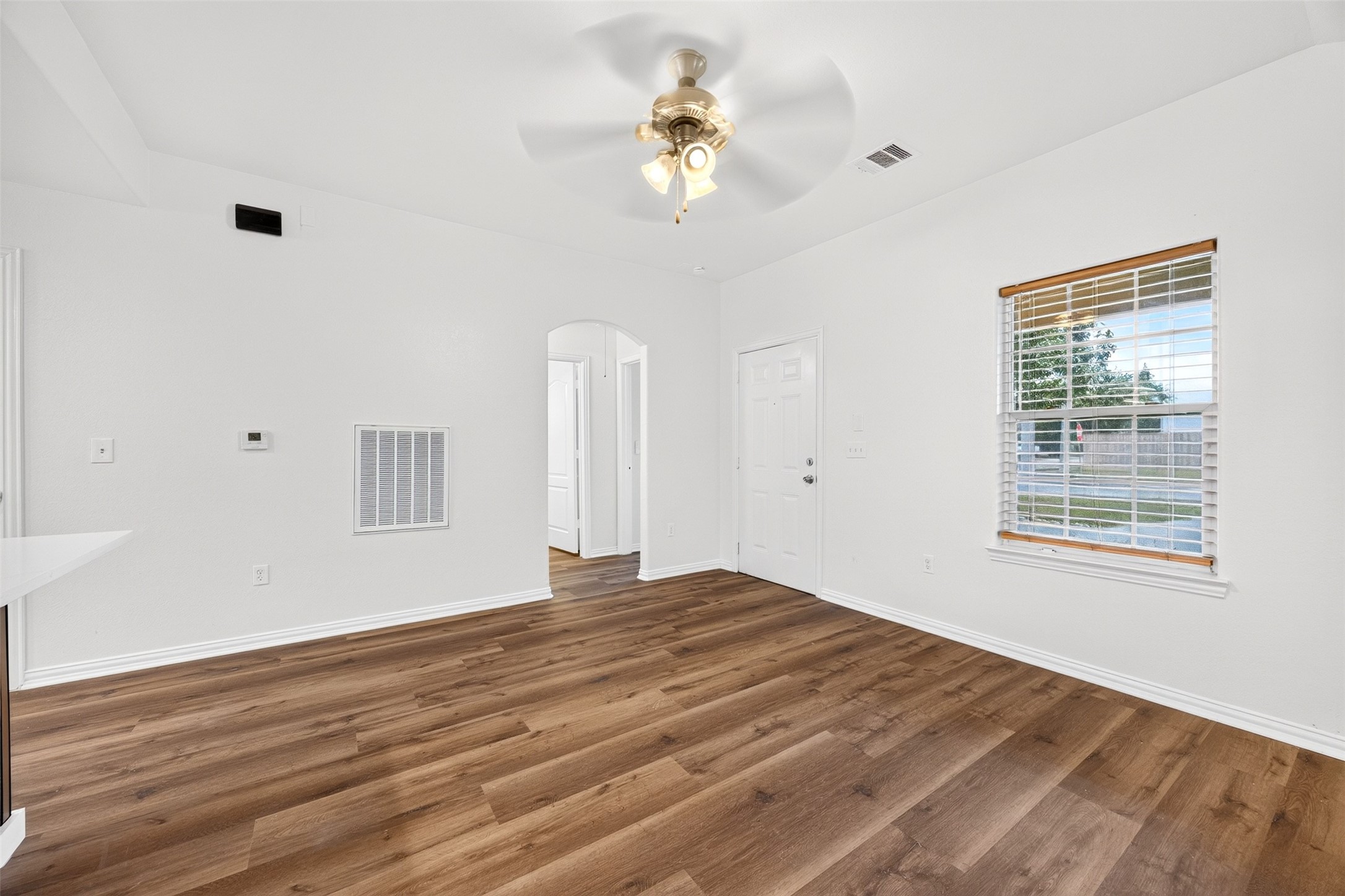 1302 Shearn Street Houston, TX 77007 - Photo 9 of 40