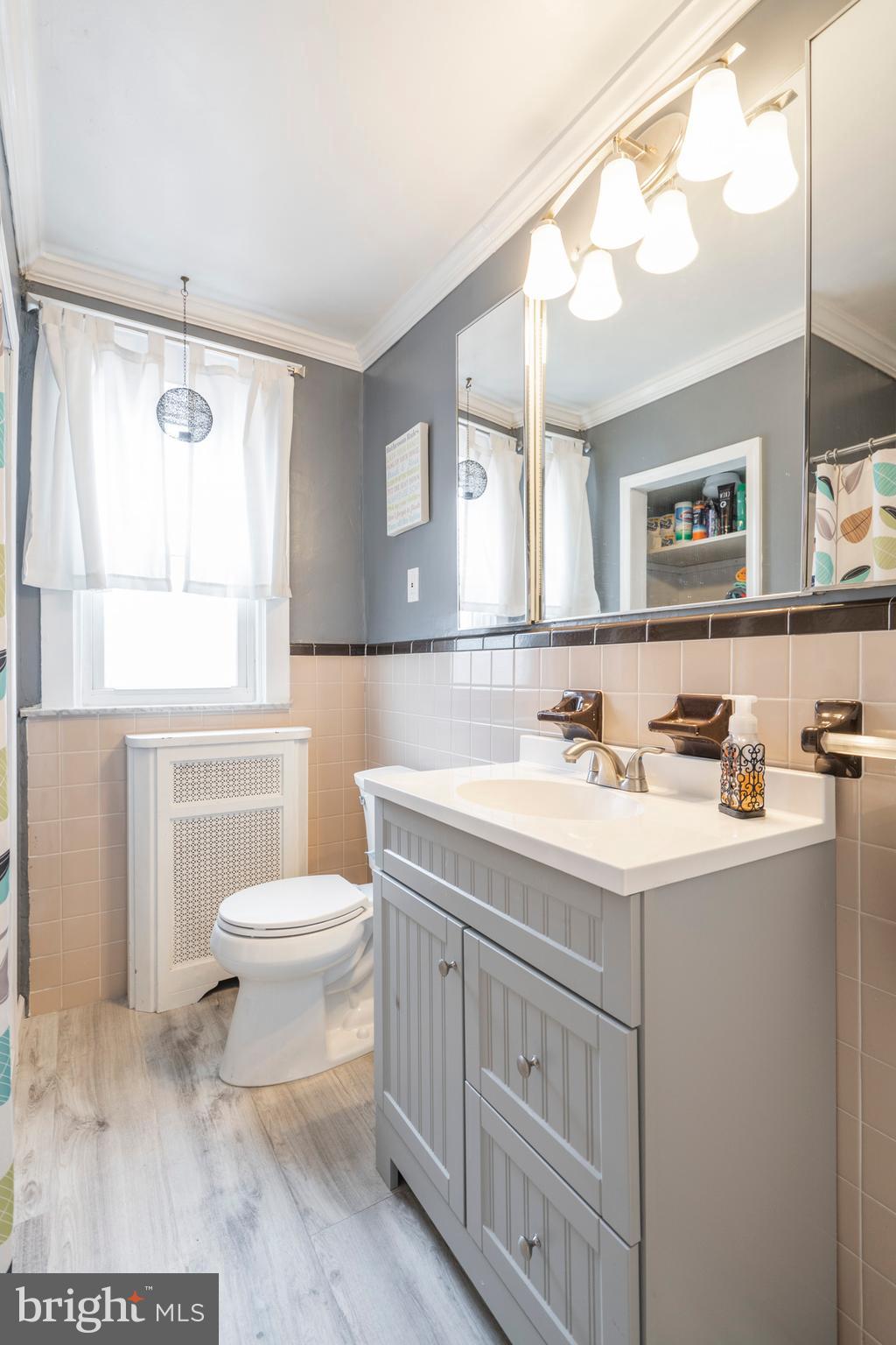 105 Wayne Avenue Springfield, PA 19064 - Photo 41 of 49 Newly Renovated Upstairs Full Bathroom