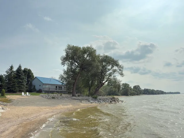 $2,499,000 | 4061 Nicolet Drive, Green Bay, WI 54311