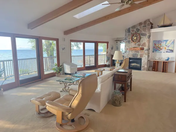 $2,499,000 | 4061 Nicolet Drive, Green Bay, WI 54311
