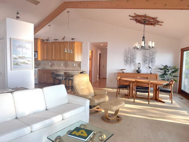 $2,499,000 | 4061 Nicolet Drive, Green Bay, WI 54311