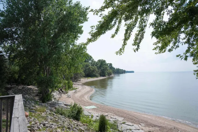 $2,499,000 | 4061 Nicolet Drive, Green Bay, WI 54311