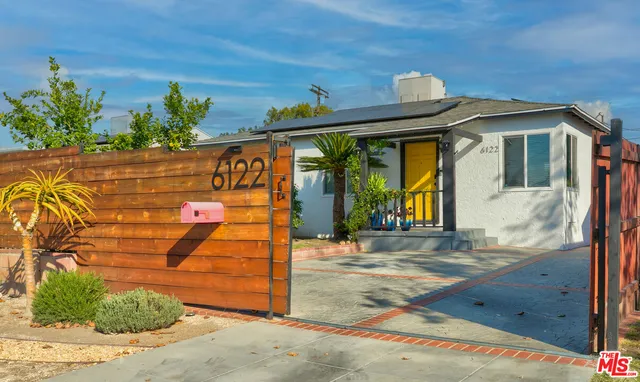 $995,000 | 6122 Satsuma Avenue, North Hollywood, CA 91606