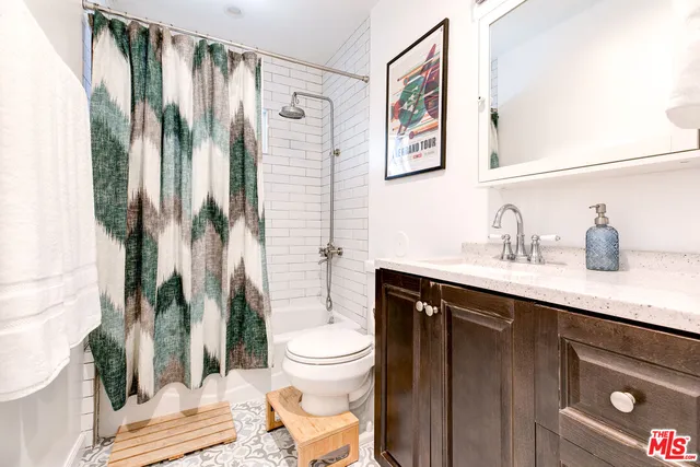 $995,000 | 6122 Satsuma Avenue, North Hollywood, CA 91606