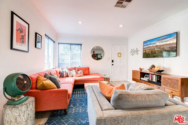 $995,000 | 6122 Satsuma Avenue, North Hollywood, CA 91606