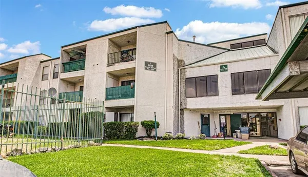 $1,300 | 2826 South Bartell Drive, Unit 35, Houston, TX 77054