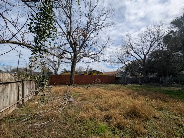 a view of dirt yard