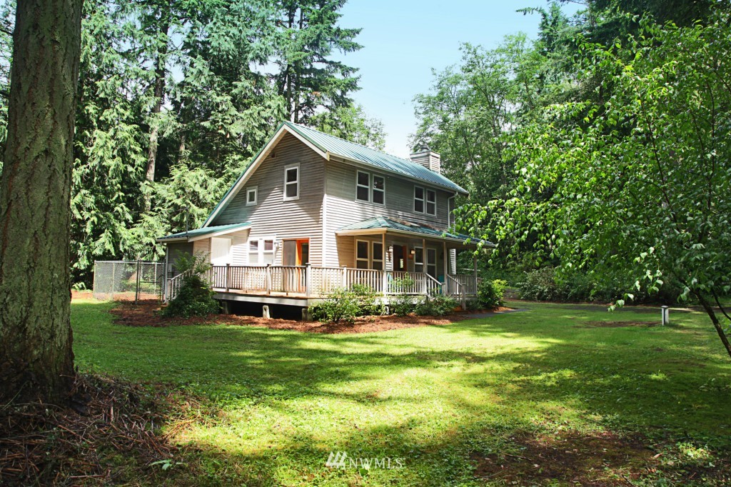 6980 Erickson Road Clinton, WA 98236 - Photo 3 of 15
