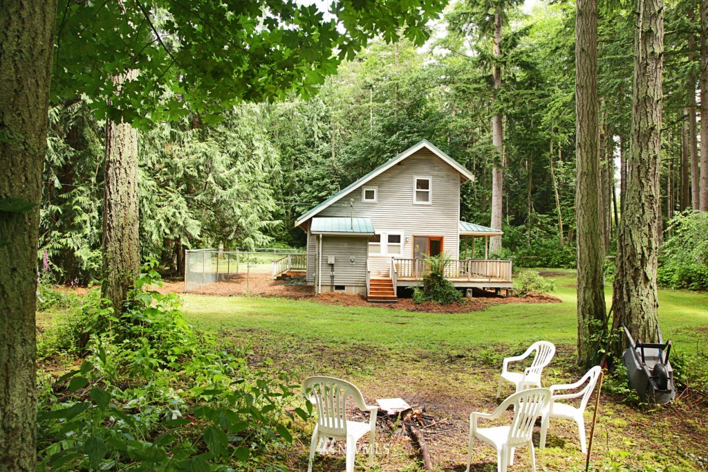 6980 Erickson Road Clinton, WA 98236 - Photo 4 of 15