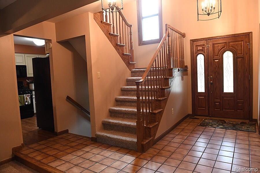 689 Ten Point Drive Rochester Hills, MI 48309 - Photo 11 of 70