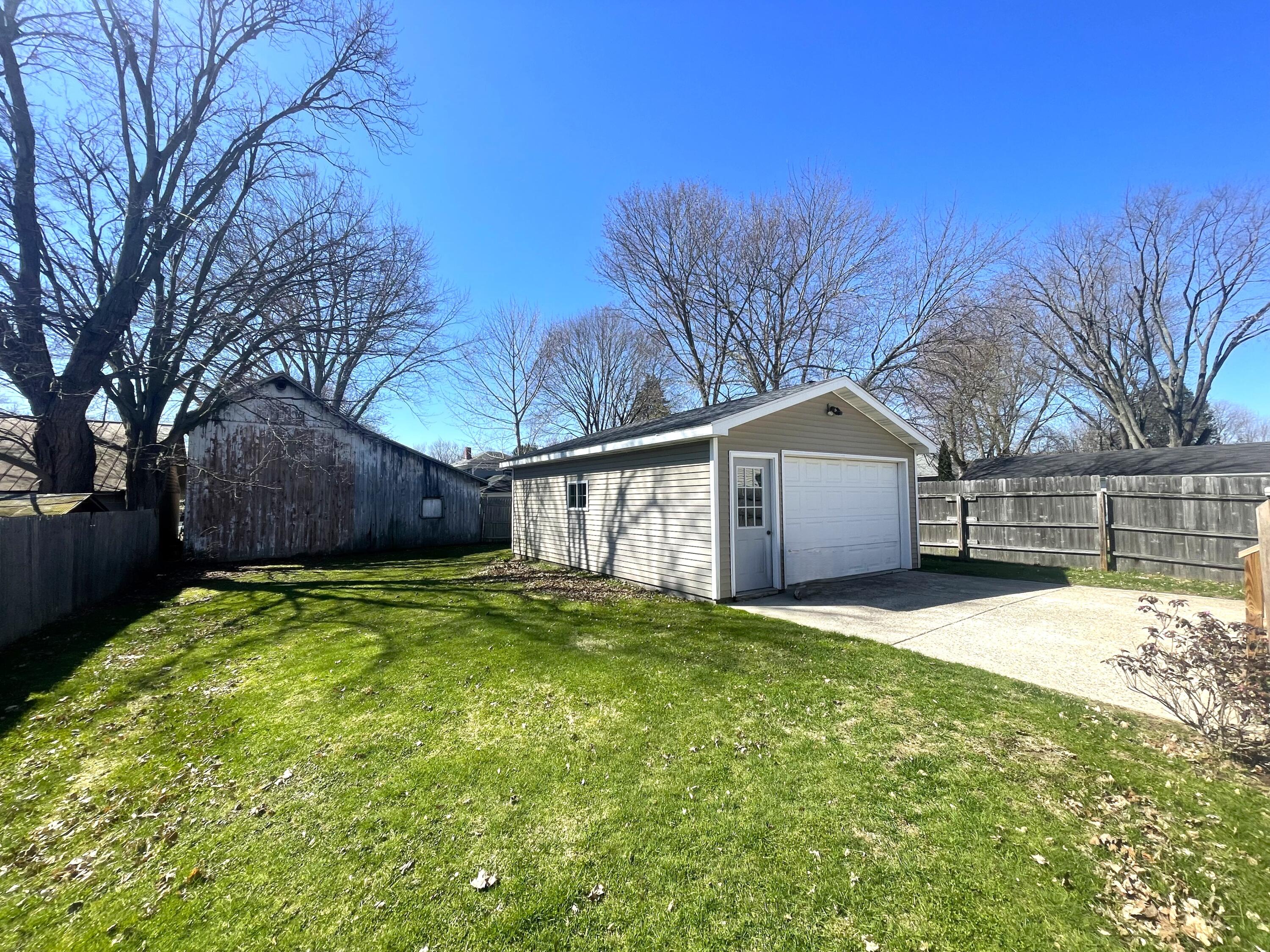 330 Grand Street Springport, MI 49284 - Photo 2 of 40 IMG_4561