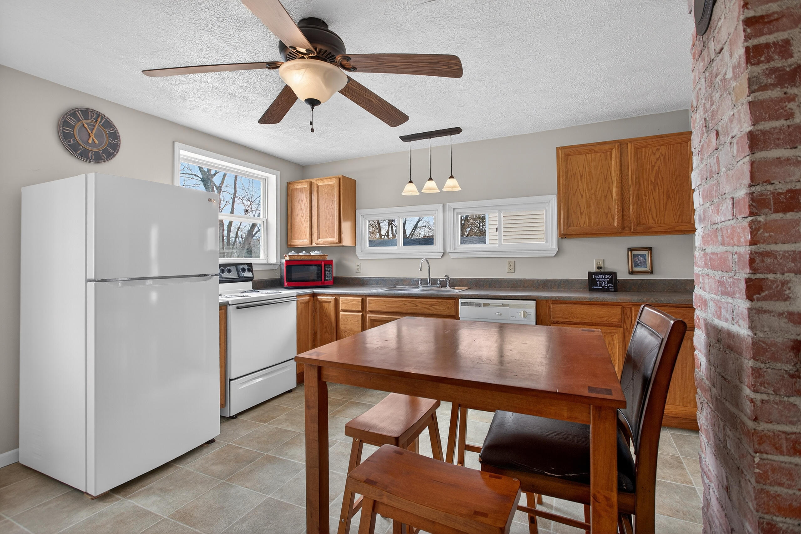 330 Grand Street Springport, MI 49284 - Photo 4 of 44 002_0N0A8545
