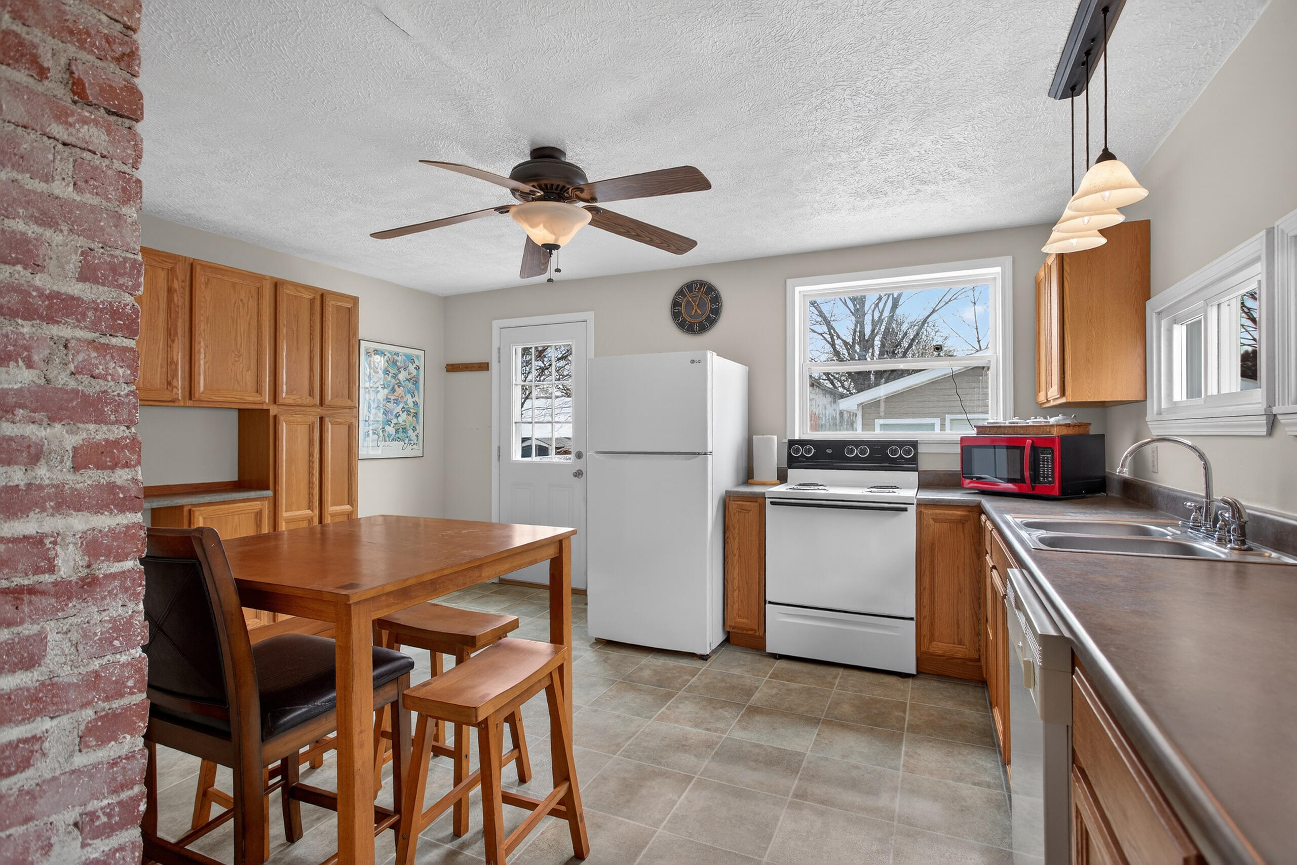 330 Grand Street Springport, MI 49284 - Photo 10 of 44 008_0N0A8563