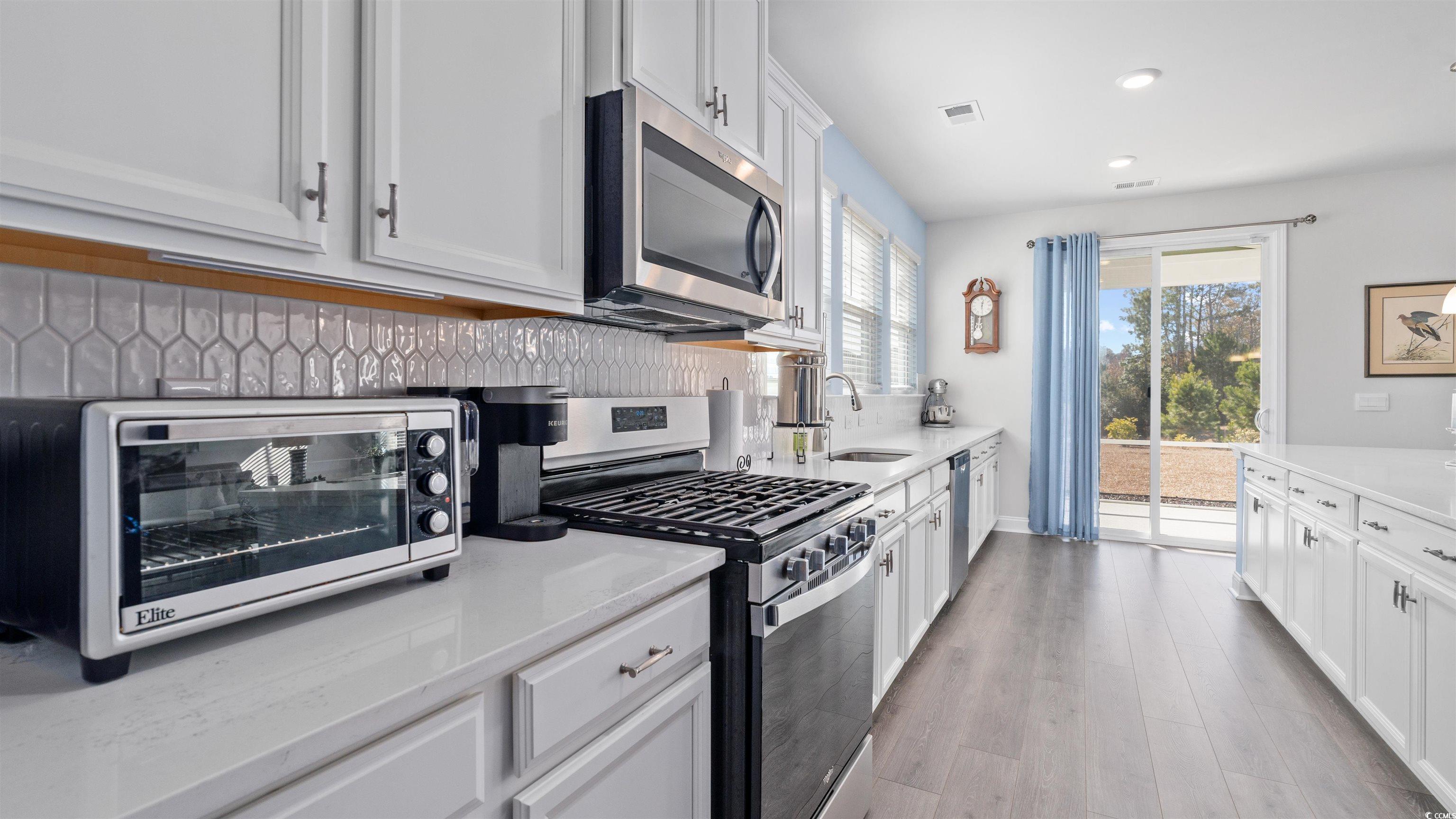 109 Cowan Place Myrtle Beach, SC 29588 - Photo 10 of 40