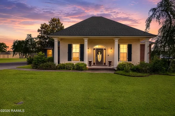 $460,000 | 505 Piper's Cove Drive, Rayne, LA 70578
