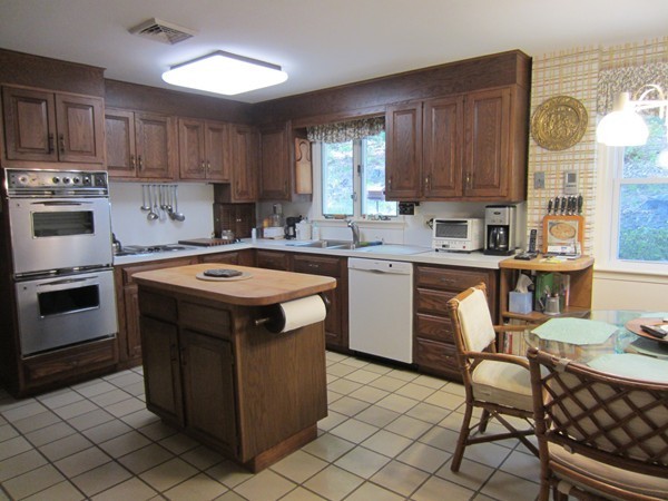 270 Border Road Concord, MA 01742 - Photo 3 of 12 Gallery Image 3