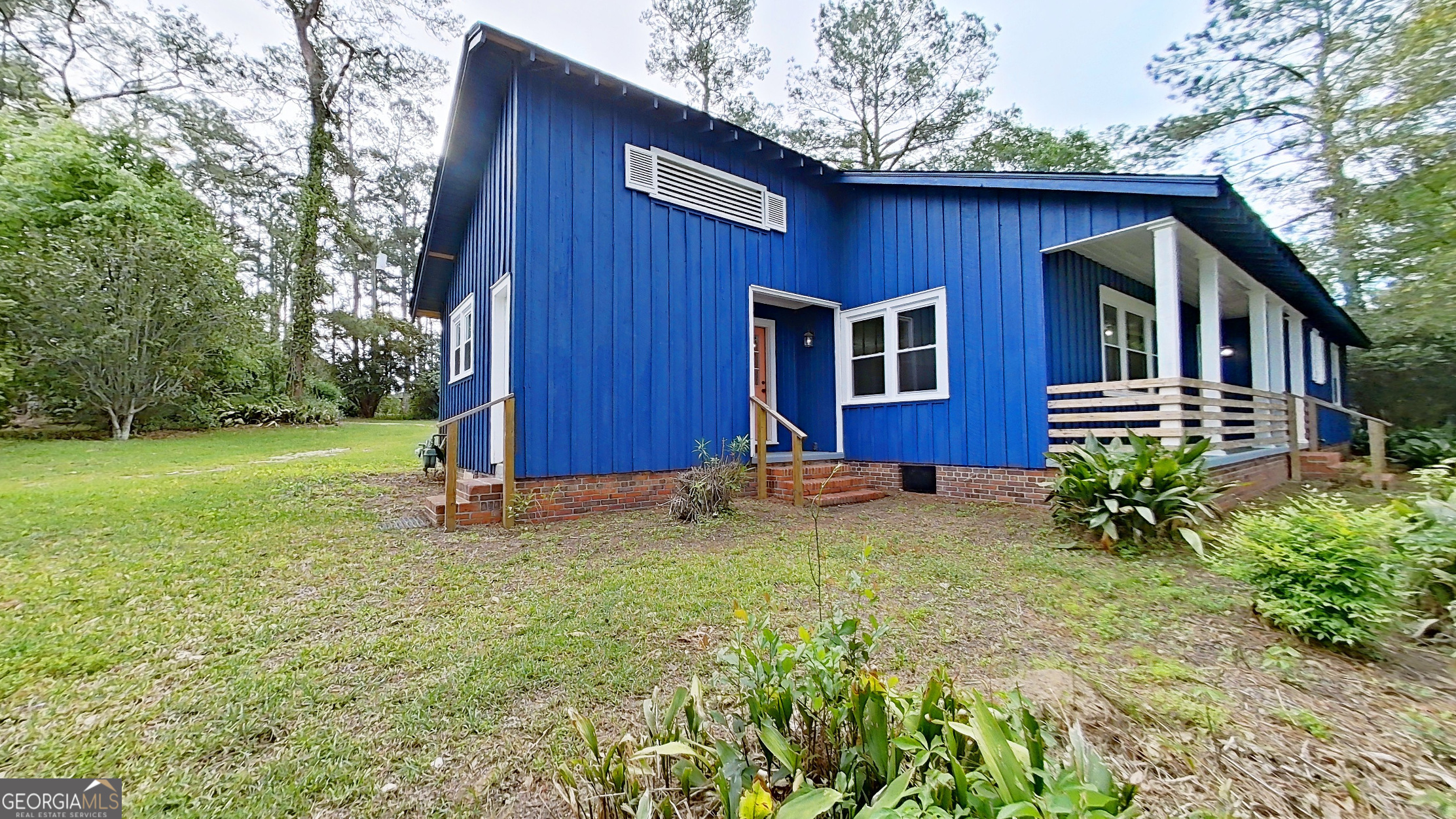 481 4th Street Southeast Cairo, GA 39828 - Photo 45 of 55 a backyard of a house with barbeque oven