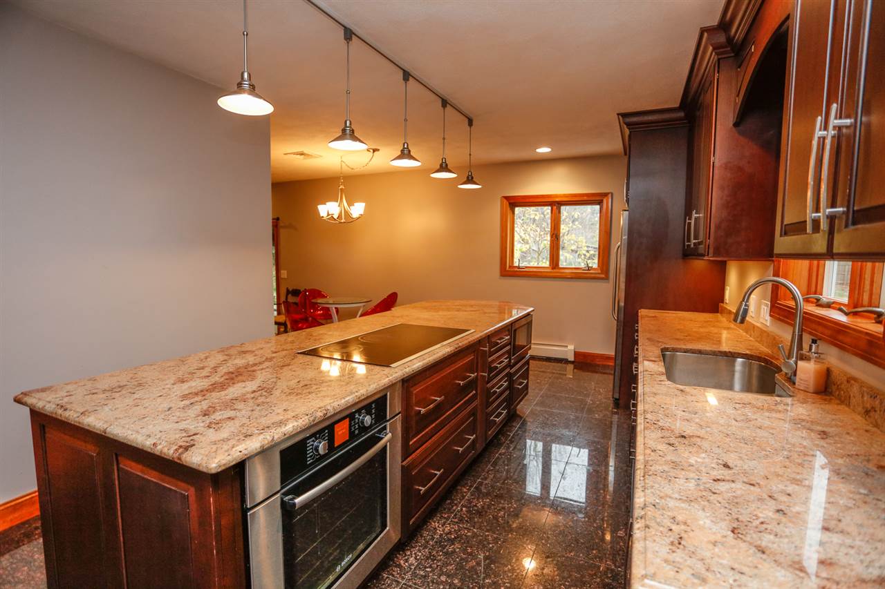 5 Blue Fox Road Salem, NH 03079 - Photo 8 of 28