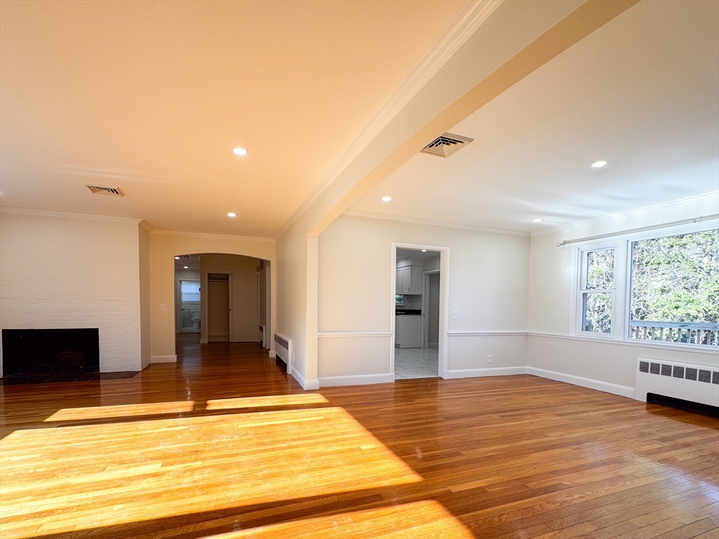 92 Woodcliff Road Brookline, MA 02467 - Photo 11 of 36