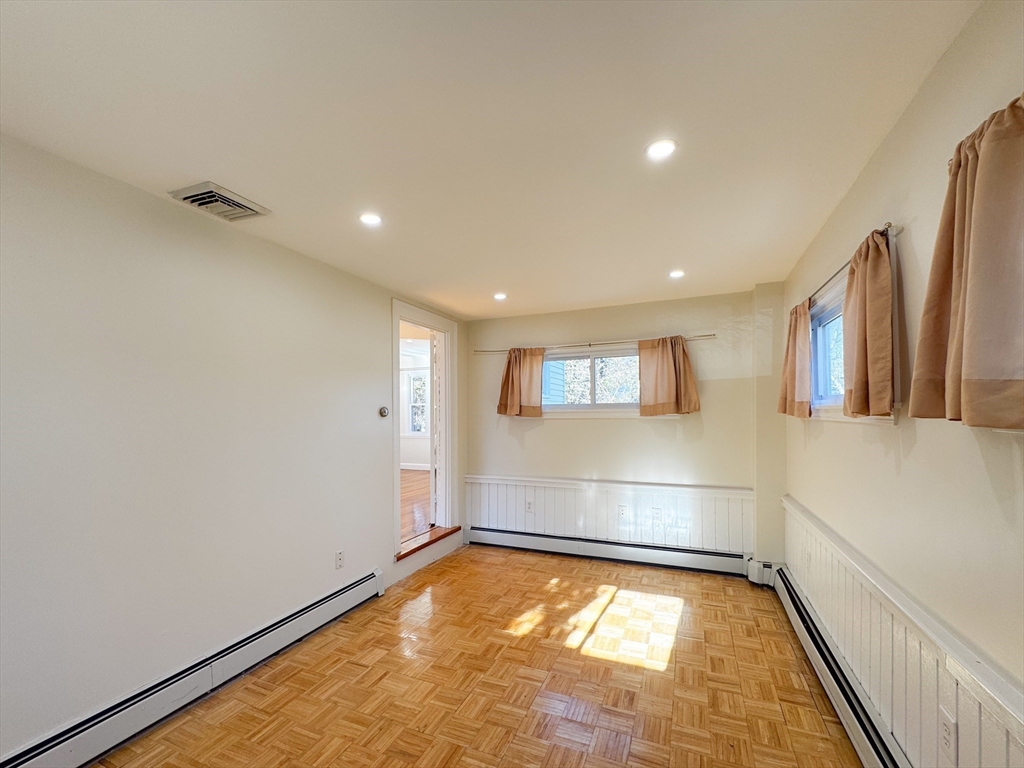 92 Woodcliff Road Brookline, MA 02467 - Photo 18 of 36