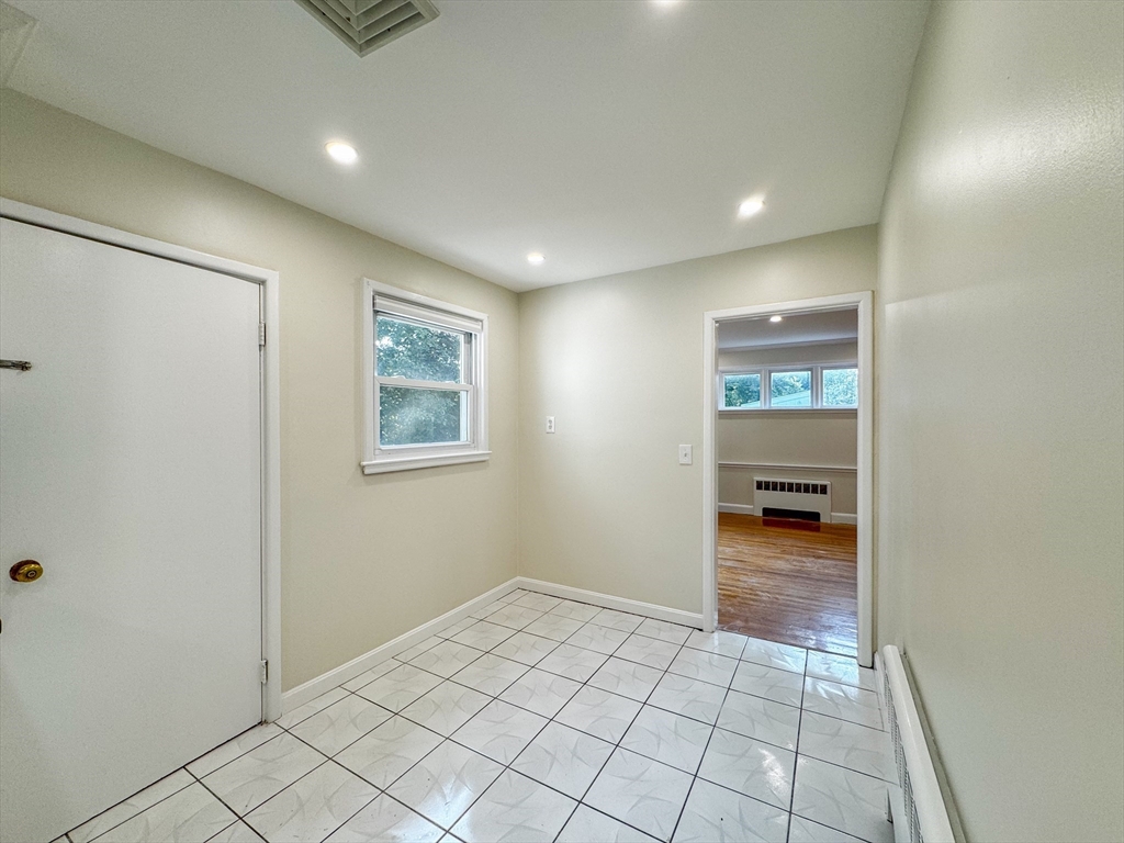 92 Woodcliff Road Brookline, MA 02467 - Photo 8 of 36