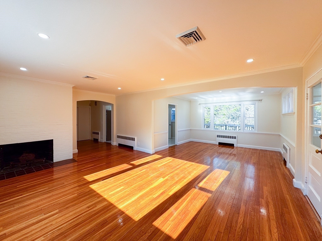 92 Woodcliff Road Brookline, MA 02467 - Photo 10 of 36