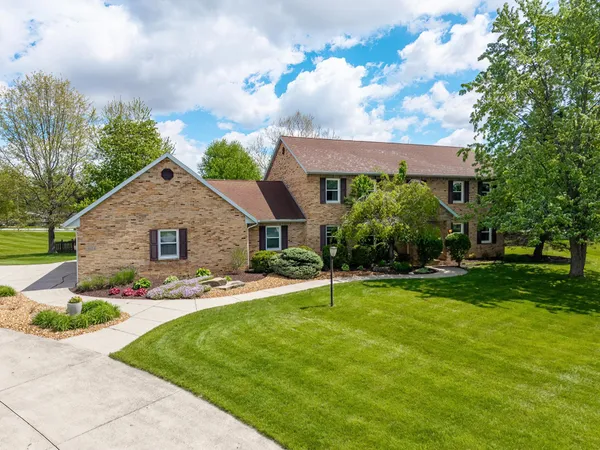 $679,900 | 9224 Laurel Hurst Place, Fort Wayne, IN 46835