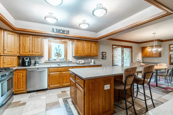 $679,900 | 9224 Laurel Hurst Place, Fort Wayne, IN 46835