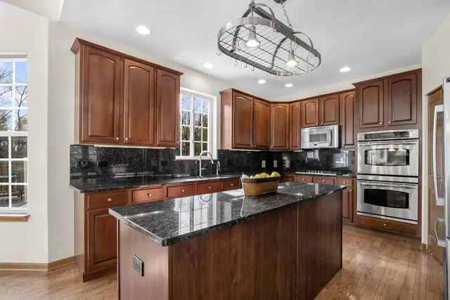 $599,000 | 865 Sterling Heights Drive, Antioch, IL 60002