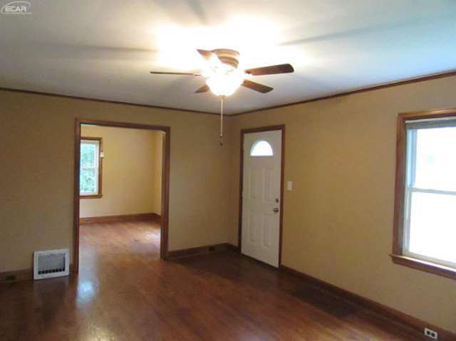 2391 Covert Road Burton, MI 48509 - Photo 17 of 38 21222754-16.JPG