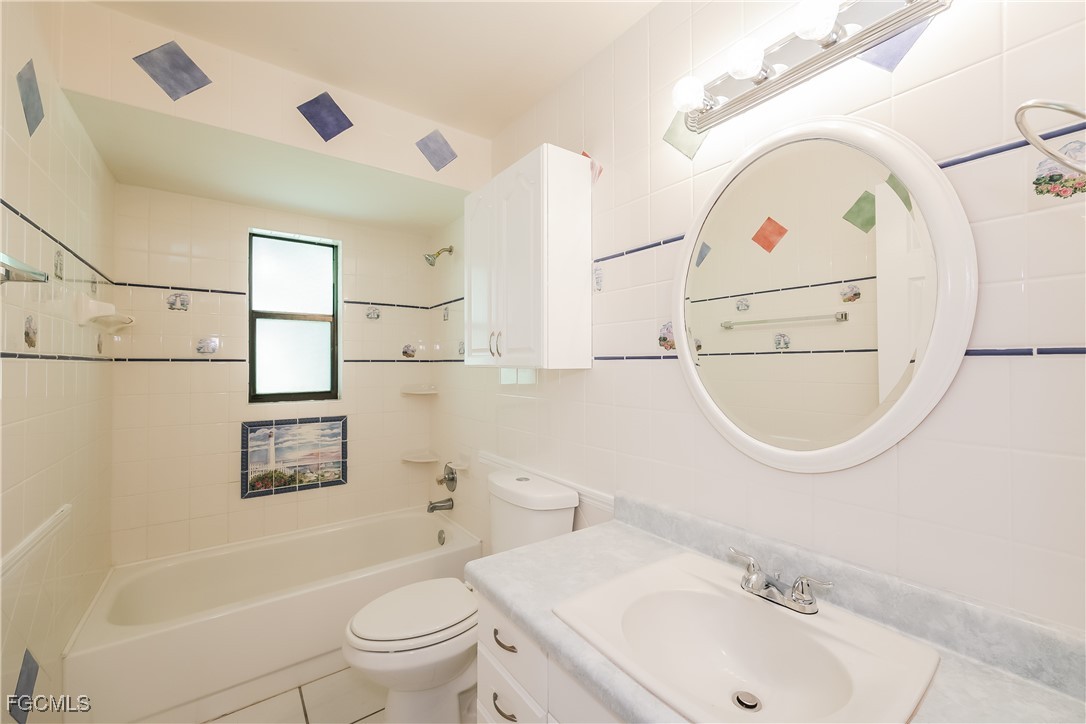 720 Southwest 8th Terrace Cape Coral, FL 33991 - Photo 14 of 15