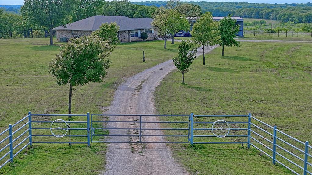4316 Leona Road Bowie, TX 76230 - Photo 35 of 37 a view of a garden with plants