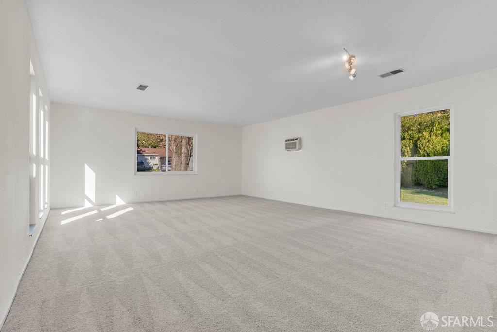 2646 Doidge Avenue Pinole, CA 94564 - Photo 5 of 46