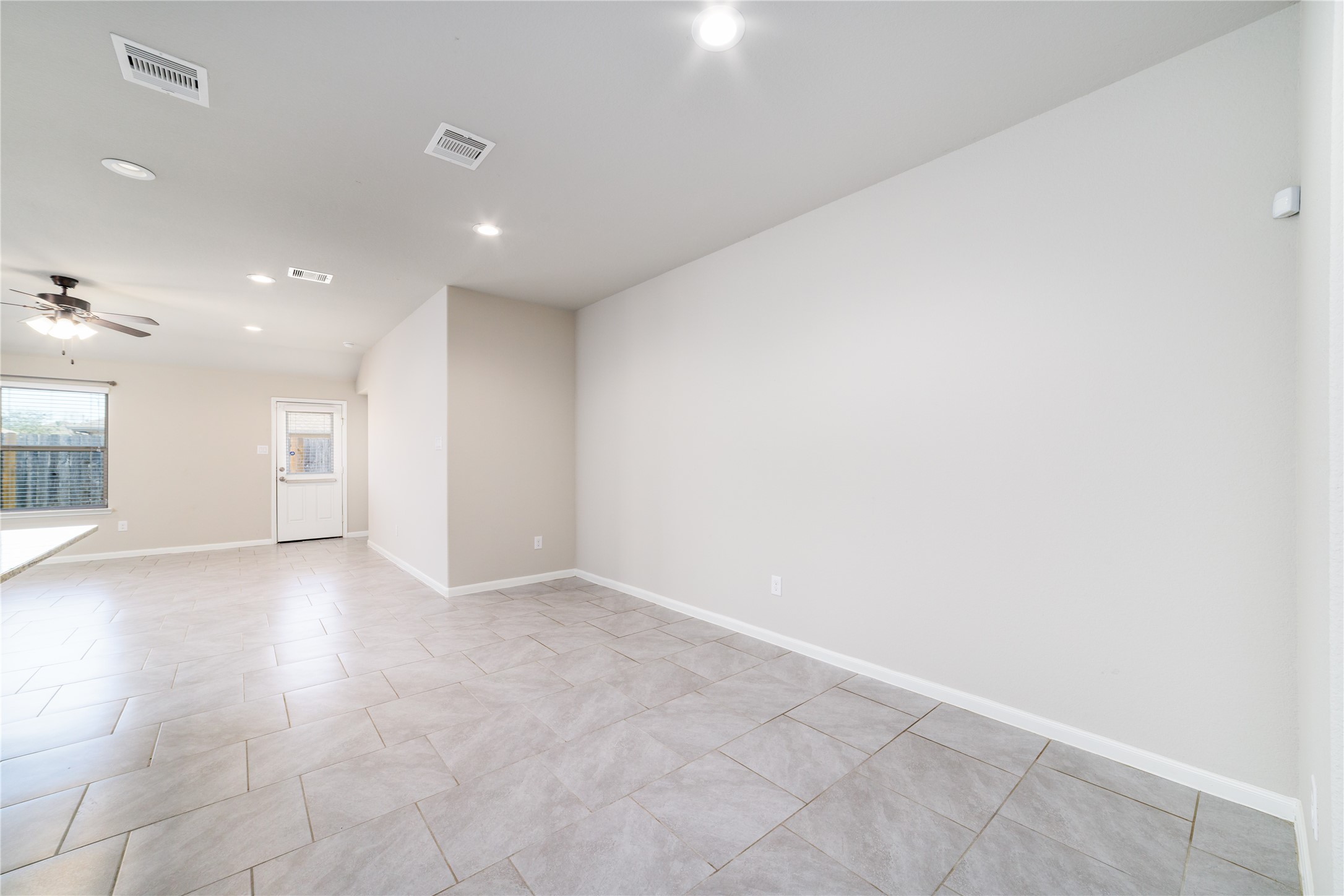 8307 Oakleaf Meadow Court Rosharon, TX 77583 - Photo 8 of 39 a view of an empty room