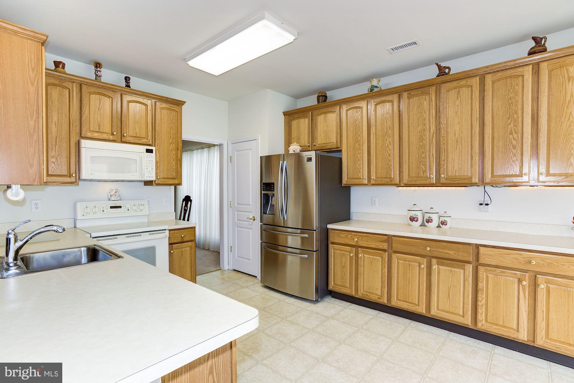 18 Wolverton Place Riverside, NJ 08075 - Photo 16 of 35 Kitchen w/ Pantry