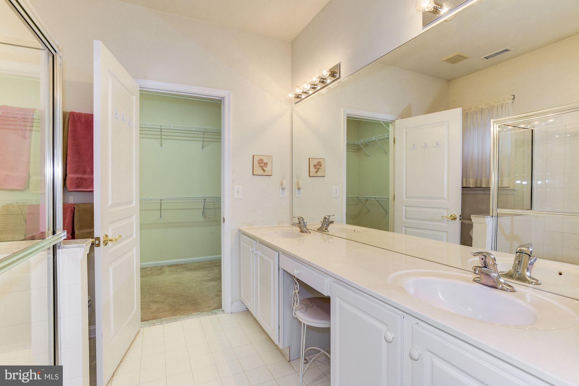 18 Wolverton Place Riverside, NJ 08075 - Photo 25 of 35 Master Bathroom