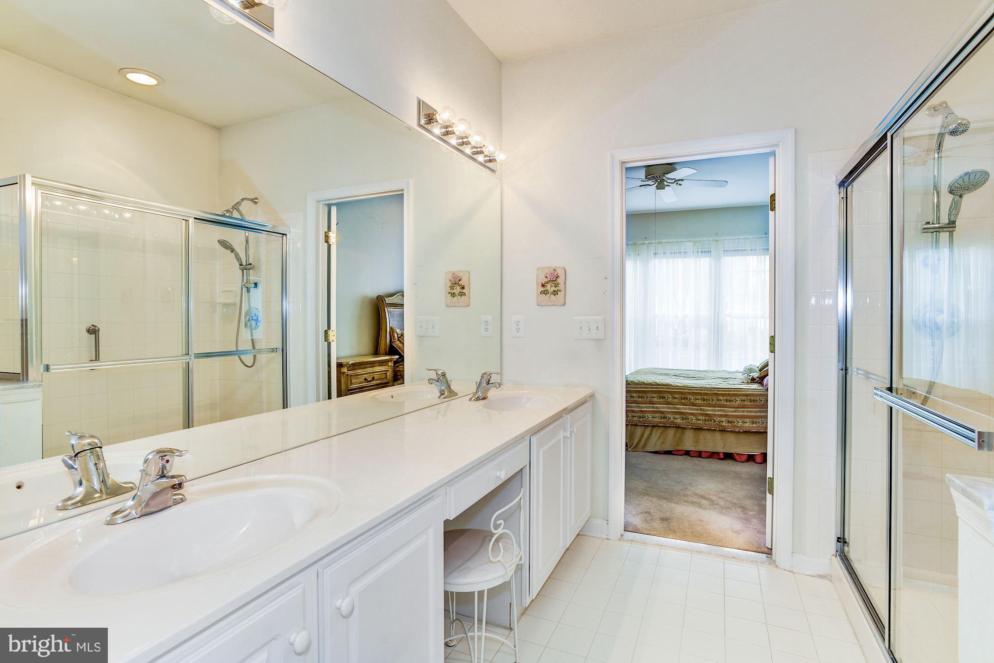 18 Wolverton Place Riverside, NJ 08075 - Photo 26 of 35 Master Bathroom w/ Double Vanity