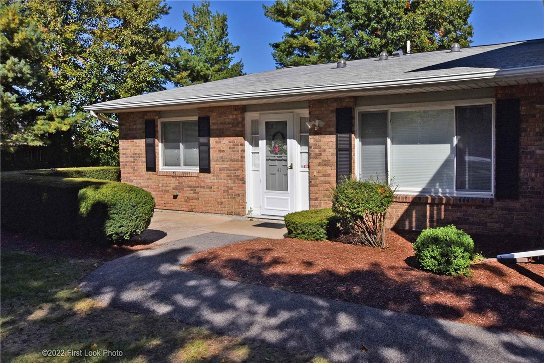 41 Fox Ridge Crescent Warwick, RI 02886 - Photo 1 of 24 Gallery Image 1