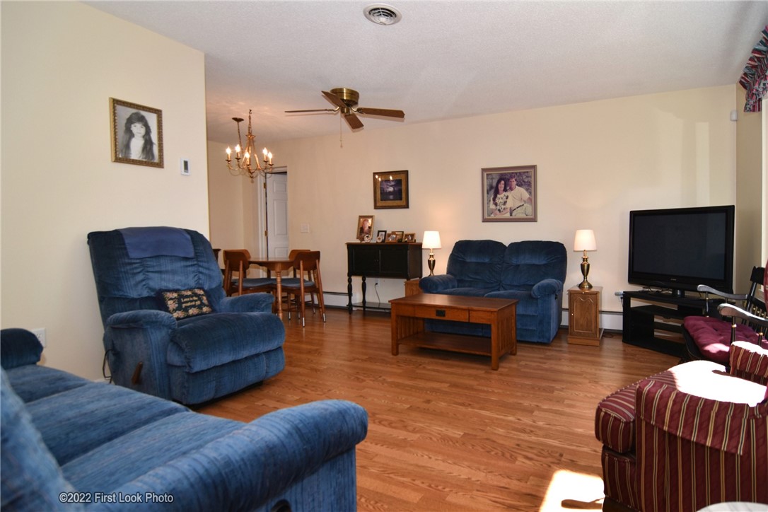 41 Fox Ridge Crescent Warwick, RI 02886 - Photo 5 of 24 Gallery Image 5