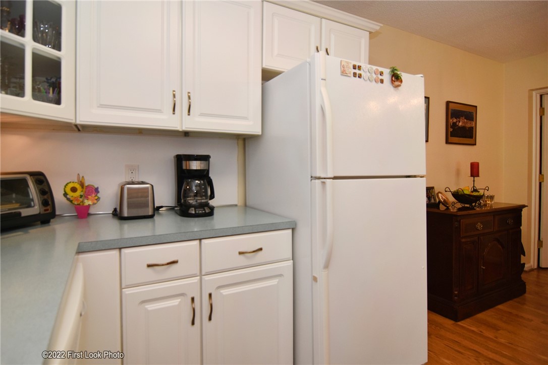 41 Fox Ridge Crescent Warwick, RI 02886 - Photo 9 of 24 Gallery Image 9