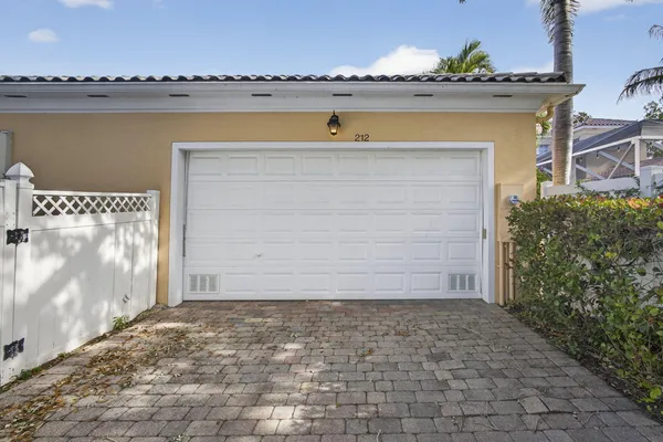 $949,000 | 212 Florence Drive, Jupiter, FL 33458