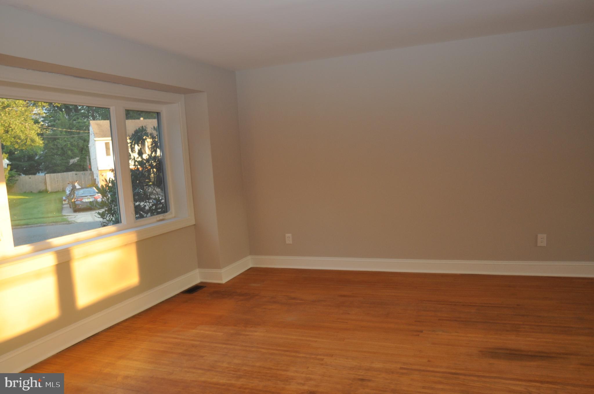 13 Brook Run Road Eastampton, NJ 08060 - Photo 2 of 29 Living Room