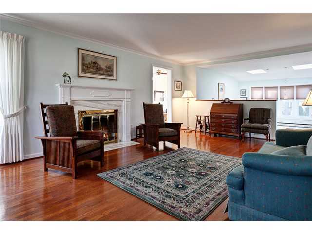 2447 Dorset Road Columbus, OH 43221 - Photo 2 of 25
